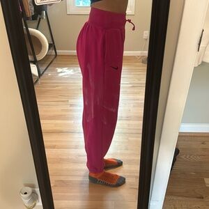 Nike pike swaeats, like new